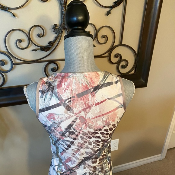 Unique top from the European Designer Airfield - Picture 2 of 3